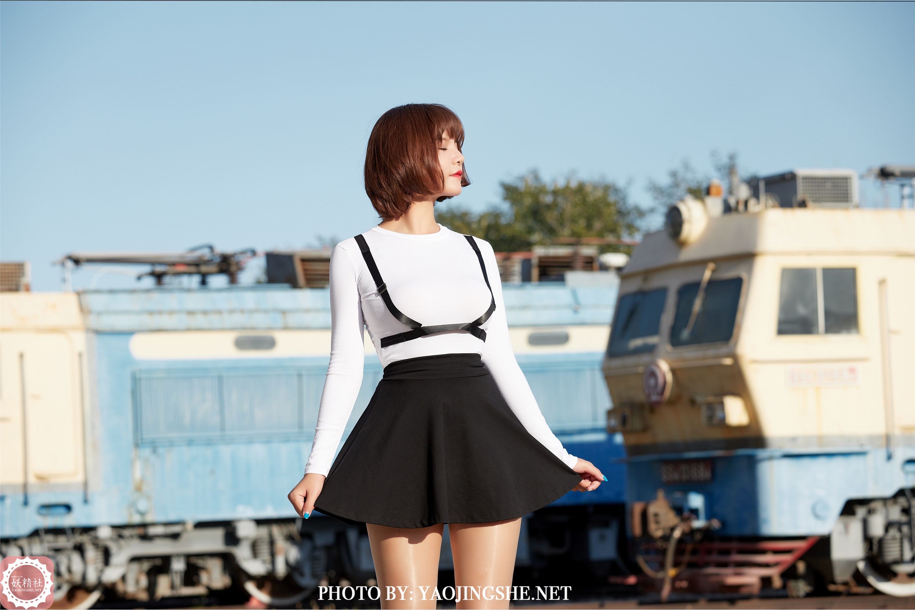 YAOJINGSHE 妖精社 T2042《唐飞飞-逆光车站》